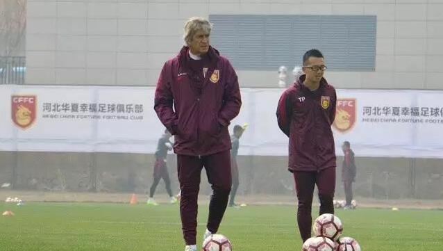 而新人演员们从海选到如今的蜕变，离不开刻苦的训练和专业的指导